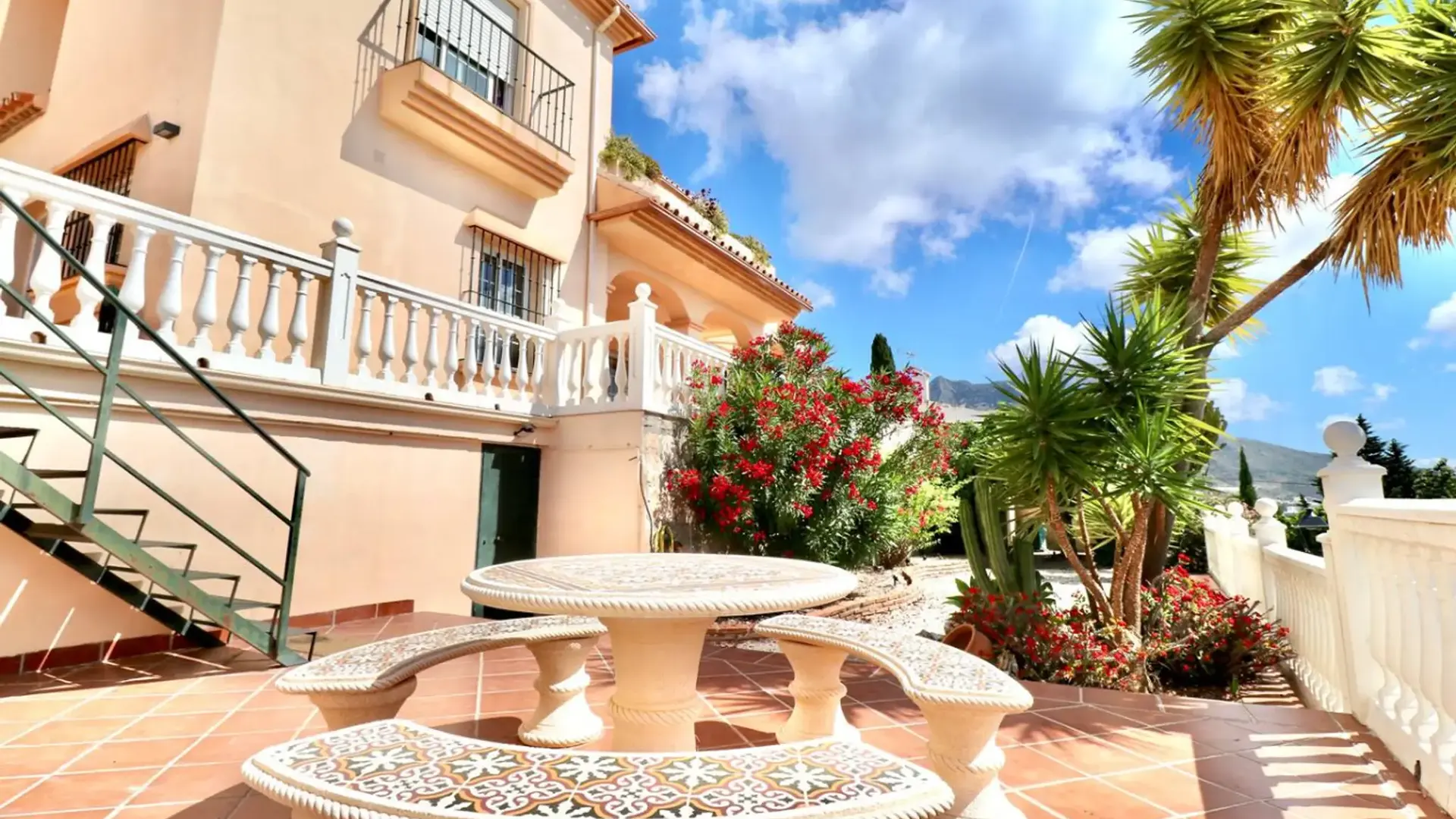 Terraza y jardín